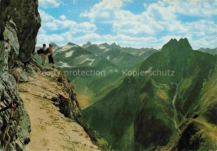 OBERSTDORF Bayern Nebelhorn Laufbacher-Eck Hoefats Bergpanorama Wanderer Kletter
