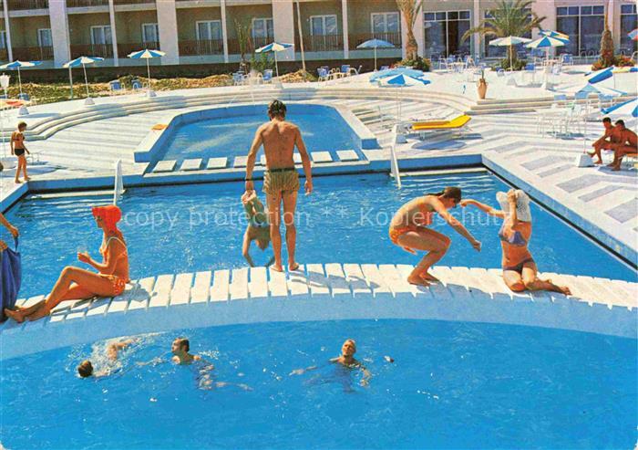 MONASTIR Tunesia Hotel-Ruspina Schwimmbad Sonnenschirme Palmen Liegestuehle Bad