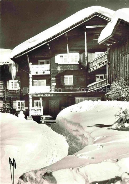 Riezlern Kleinwalsertal Vorarlberg AT Gaestehaus Schi-und-Bergfuehrer Holzhaus S