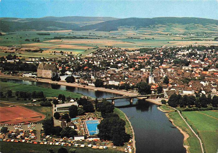 Holzminden Weser Niedersachsen Fliegeraufnahme Freibad Campingplatz Weser Brueck