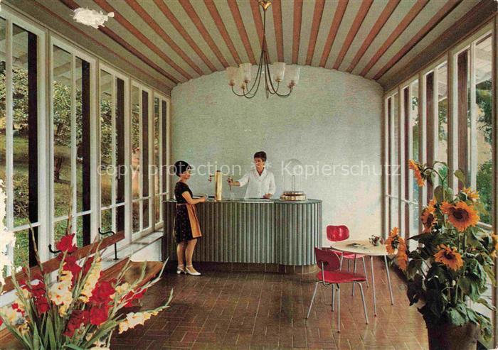 Nuertingen Neckar BW Trinkhalle Heinrichsquelle Theke Bardame Sonnenblumen Blume