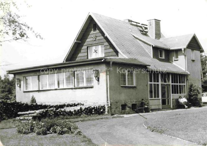 Schellerhau Osterzgebirge Altenberg Sachsen Haus Veranda Garten Baeume Rasenflae