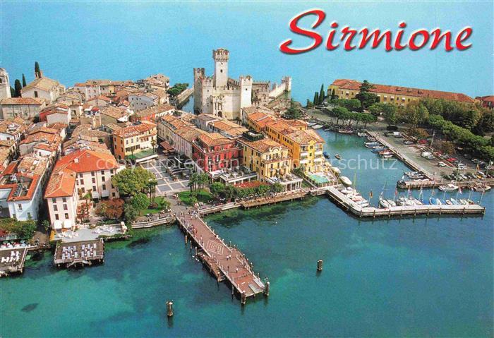 SIRMIONE Lago di Garda IT Gardasee Hafen Scaligero-Burg Halbinsel Altstadt Boote