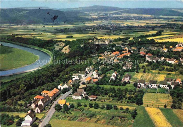 Fuerstenberg Weser Niedersachsen Luftbild Weser Fluss Dorfansicht Felder Wohnha