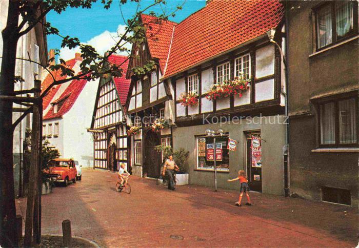 Hardenstetten Marienstrasse Fachwerkhaus Altstadt Strassenszene Fahrrad Kinder G