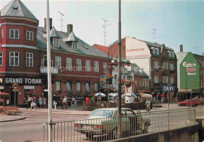 Ahlgade Holbaek DK Ahlgade Restaurant Grand-Tobak Carlsberg Taxi Strassenszene G