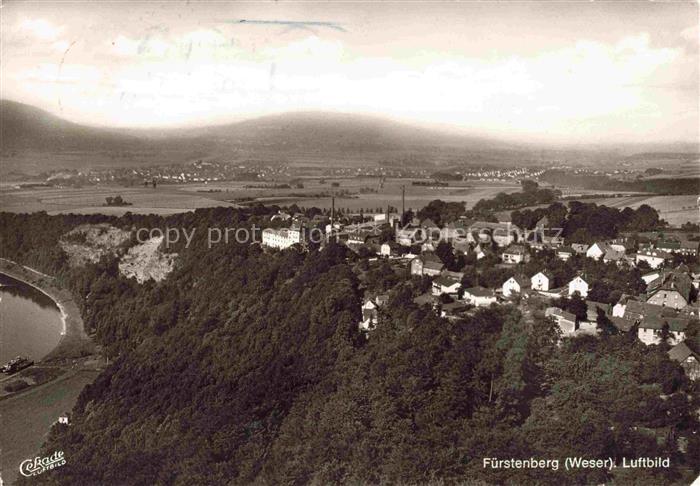 Fuerstenberg Weser Niedersachsen Weser Fluss Ortschaft Wald Felskuppe Hauser Fe