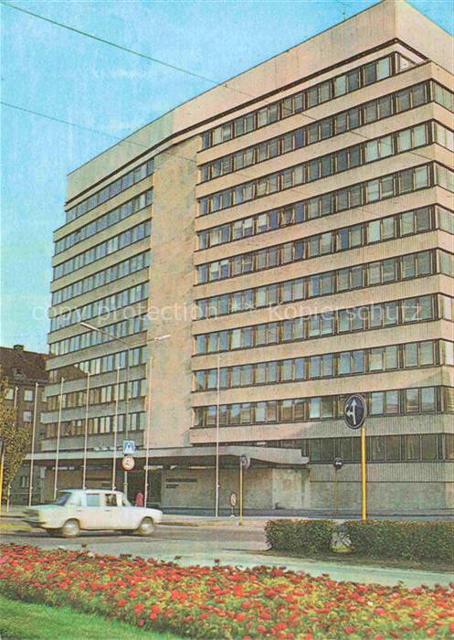 TALLINN Reval Estonia Buerogebaeude Hochhaus Strasse Auto Blumenbeete Sowjetzeit