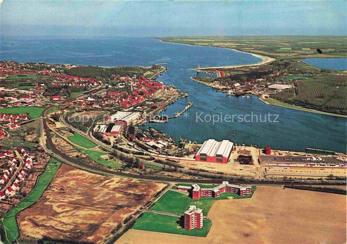 TRAVEMueNDE Ostseebad Fliegeraufnahme Hafen Trave Ostsee Industrie Wohngebiet