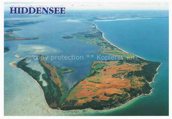Insel Hiddensee Insel Ostsee Bodden Felder Kuestenlinie Wasser Strandstreifen