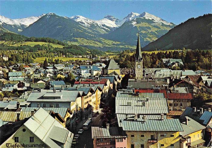 Kitzbuehel Tirol AT Kitzbueheler-Alpen Kirchturm Stadtblick Tiefenbrunner Bergpa