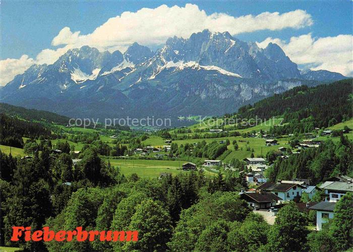 Fieberbrunn Kitzbuehel Tirol AT Wilder-Kaiser Bergpanorama Talblick Dorf Wiesen