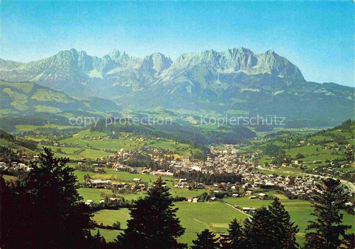 Kitzbuehel Tirol AT Wilder-Kaiser Schwarzsee Bergpanorama Alpen Tal Stadtansicht