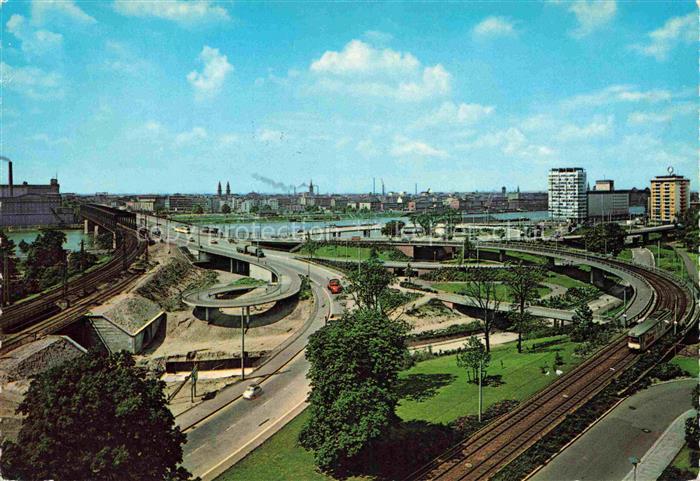 MANNHEIM BW Rheinbruecke Rhein Autobahnauffahrt Gleise Hochhaus Ludwigshafen Ind