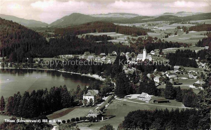 TITISEE Schwarzwald BW Titisee Schwarzwald See Kirche Ort Panorama Wald Huegel