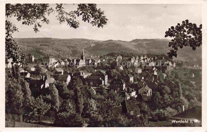 Werdohl NRW Stadtansicht Kirche Haeuser Huegel Baeume Panorama Tal