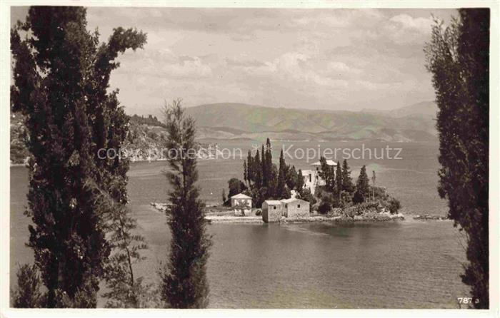 Kerkyra Pontikonisi Mausinsel Insel Zypressen Meer Kirche Huegel