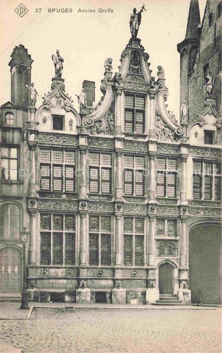 BRUGGE Bruges Belgie Ancien-Greffe Renaissancefassade Rathaus Statuen Ornamente