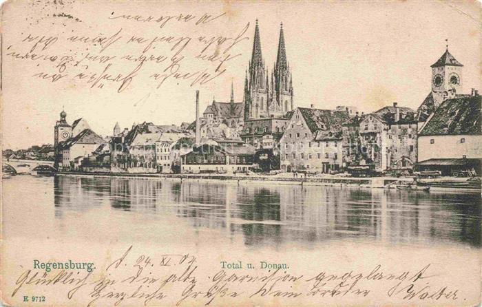 REGENSBURG Bayern Dom Donau Stadtpanorama Tuerme Altstadt Steinerne-Bruecke Ufer