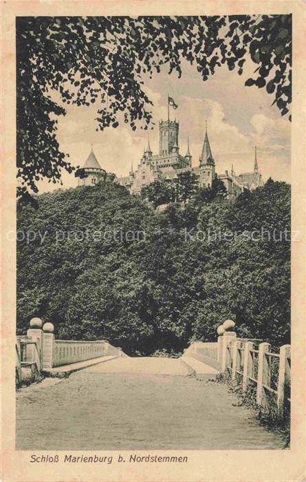 Schloss Marienburg Nordstemmen Schloss-Marienburg Schlossweg Bruecke Baeume Tuer