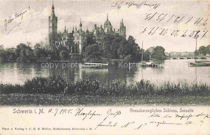 SCHWERIN  Mecklenburg Schweriner-Schloss Schlosssee Segelboote Tuerme Kuppel Bru
