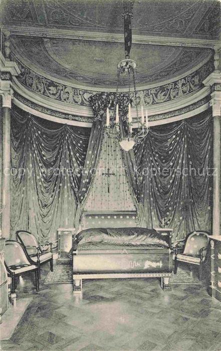Coburg Bayern Residenzschloss-Ehrenburg Schlafzimmer Himmelbett Vorhaenge Kronle