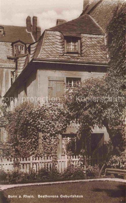 BONN Rhein Beethovens-Geburtshaus Hof Garten Gebaeude Rhein Fachwerkhaus