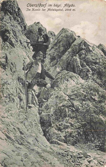 OBERSTDORF Bayern Maedelegabel Kamin Bergsteiger Fels Klettern Allgaeu Alpen Ber