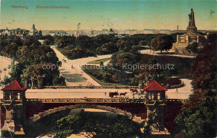 HAMBURG  CITY Bismarckdenkmal Park Bruecke Pferdewagen Stadtpanorama Baeume Denk