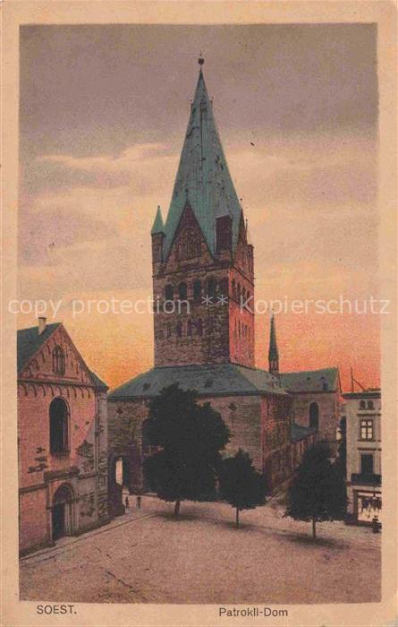 Soest DE NRW Patroklii-Dom Kirchturm Kirche Platz Baeume Romanik Sandstein