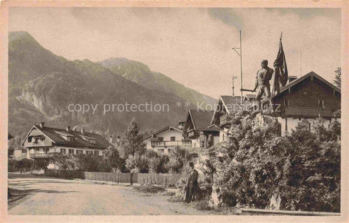 Kochel am See Bayern Schmied-von-Kochel-Denkmal Jochberg Dorfstrasse Wohnhaeuser