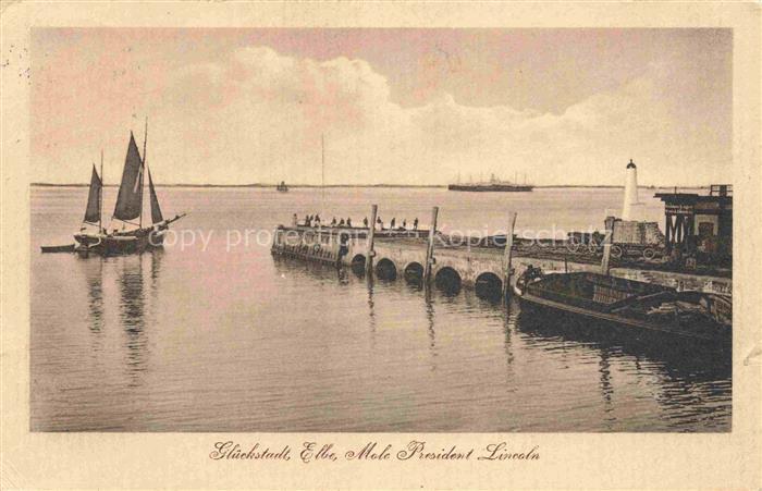 Glueckstadt Steinburg Schleswig-Holstein Elbe Mole-President-Lincoln Leuchtturm