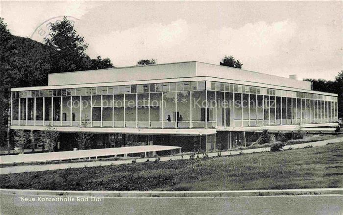 BAD ORB Hessen Konzerthalle Glasfassade Modernismus Wiese Baeume Flachdach