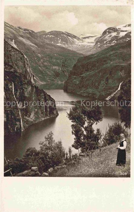 Geirangerfjorden Norge Geirangerfjord Fjord Berge Wasserfall Frau-in-Tracht Glet