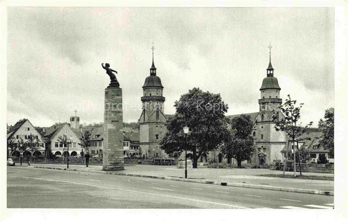 FREUDENSTADT BW Marktplatz Stadtkirche Gedenksaeule Schwarzwald Strassenszene Ba