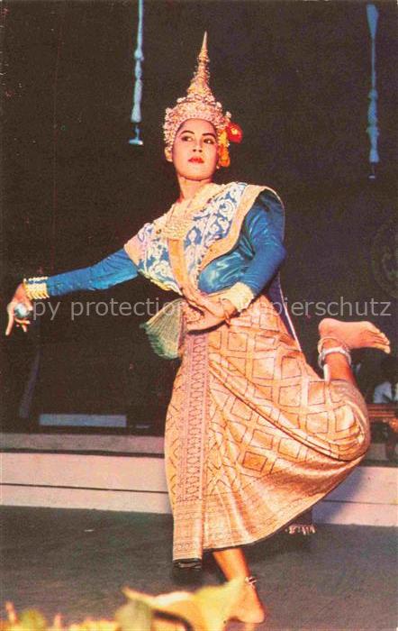 Bangkok Thailand Taenzerin Klassischer-Thai-Tanz Zeremonialkleid Goldene-Krone T