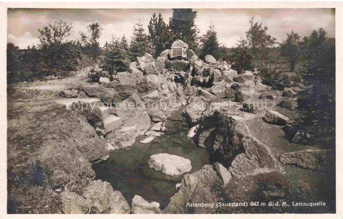 Astenberg Schmallenberg Hochsauerlandkreis NRW Lennequelle Felsen Quelle Gestein