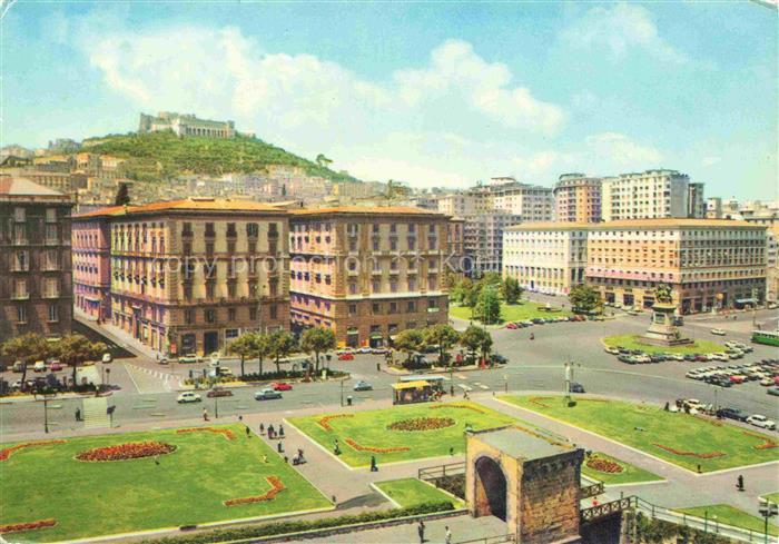 NAPOLI Neapel Naples IT Piazza-Municipio Castel-dell Elmo Stadtplatz Hochhaeuser