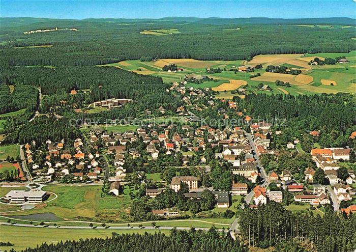 Koenigsfeld  Baden Schwarzwald BW Luftbild Ort Schwarzwald Wohnhaeuser Felder Wa