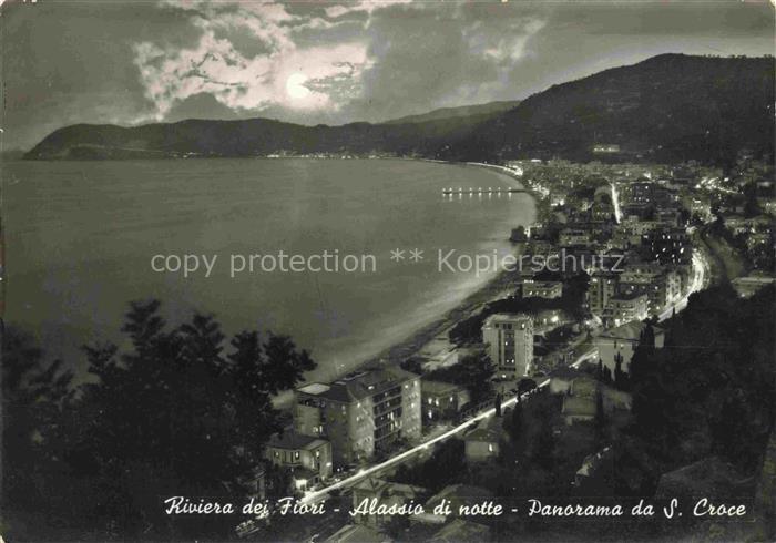 ALAssIO Savona Liguria IT Riviera-dei-Fiori Panorama-da-S.-Croce Nacht Kueste Me
