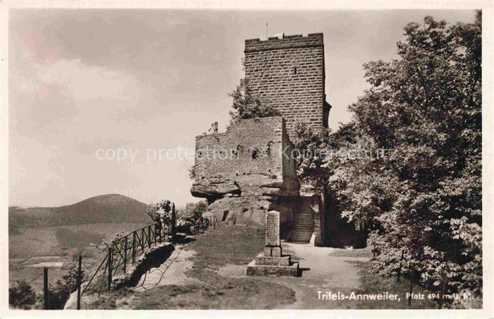 Annweiler Trifels Trifels Burgruine Turm Felsen Treppe Denkmal Baeume Huegel