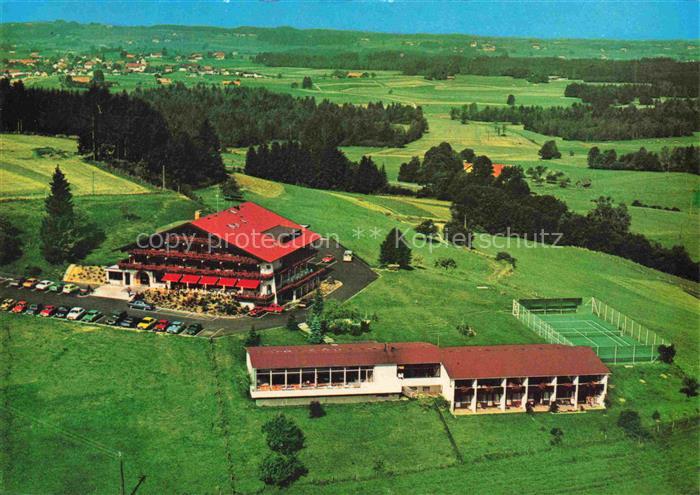 Isny Allgaeu Bayern Bromerhof Kur-Sporthotel Tennisplatz Fliegeraufnahme Wiesen