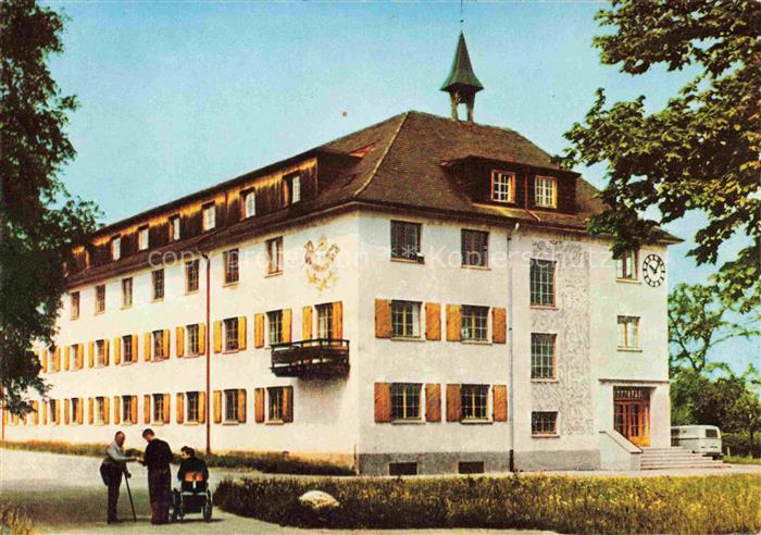 Isny Allgaeu Bayern Versehrtenheim Maierhoefer-Str Gebaeude Uhr Wappen Kinderwag