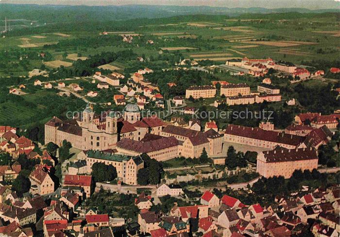 Weingarten Wuerttemberg Kloster Basilika Luftbild Altstadt Wohnhaeuser Felder St