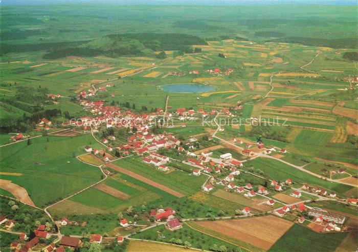 Wilhelmsdorf  Ravensburg BW Fliegeraufnahme Dorf Felder See Huegel Wuerttemberg