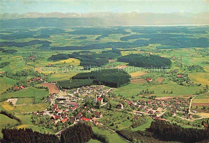 Bodnegg Fliegeraufnahme Oberschwaben Dorf Kirche Felder Wald Bodensee-Hintergrun
