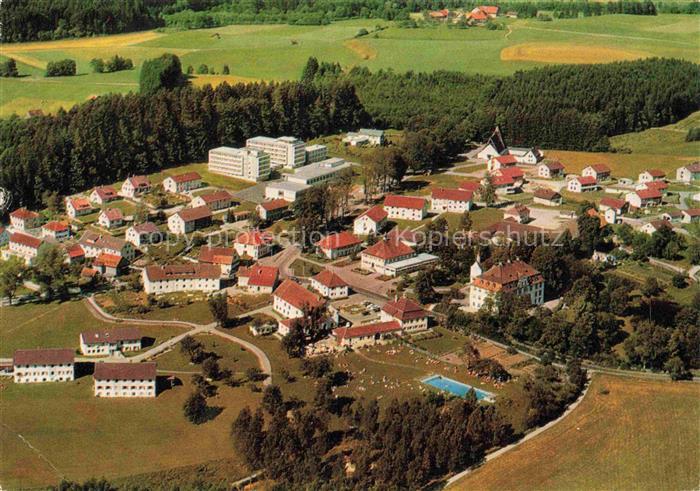 Neutrauchburg Isny Allgaeu Bayern Fliegeraufnahme Kurort Schwimmbad Kirche Wald