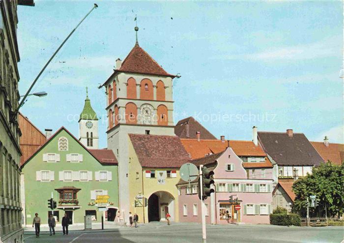Wangen Allgaeu Bayern Martinstor Stadttor Turm Uhr Altstadt Passanten Ampel