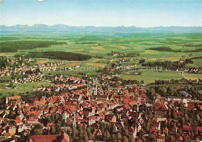 Wangen Allgaeu Bayern Altstadt Alpen Kirche Daecher Wohngebiete Felder Panorama
