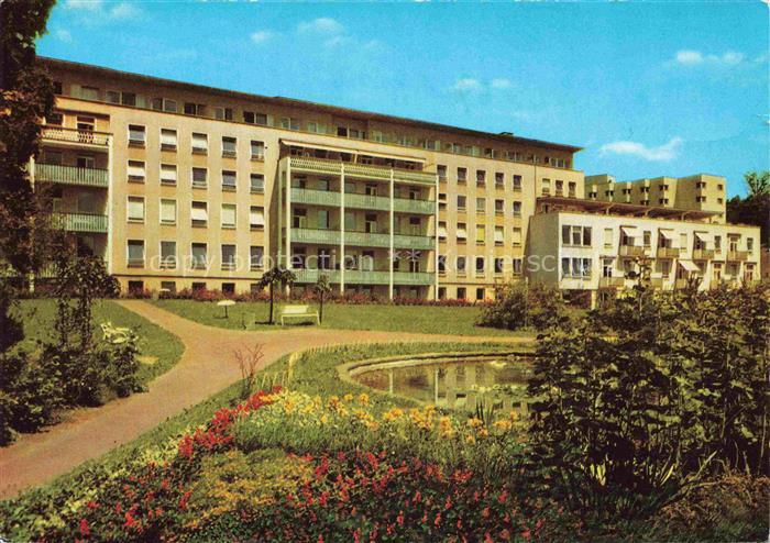 Wangen Allgaeu Bayern Kreiskrankenhaus Gartenanlage Teich Blumenbeete Balkon Par